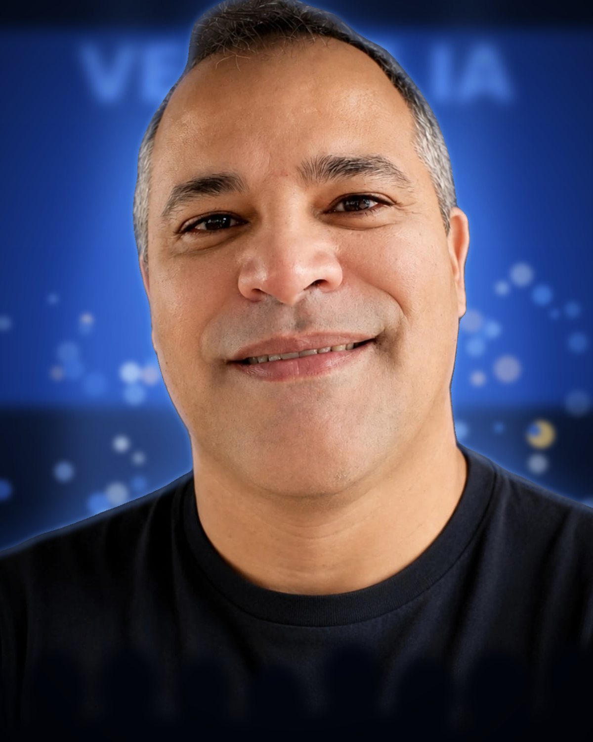 Valentim C. Assis, fundador da VELOBE IA, em palestra